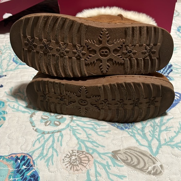 Chestnut brown fur lined boots. Size 8 - Picture 4 of 6